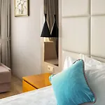 Bella & Hotel