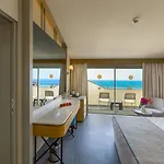 Ξενοδοχείο Bella & 5*