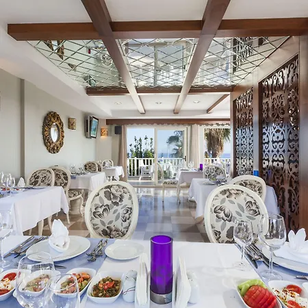 Otel Bella &