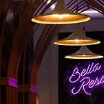 Ξενοδοχείο Bella &