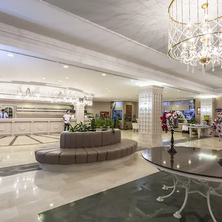 ホテル Bella & シダ